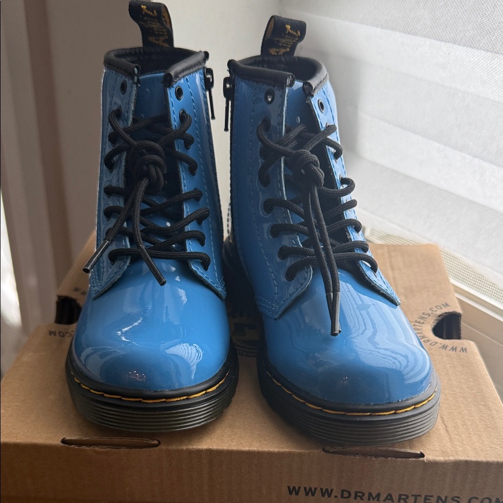 Dr. Martens Kids Glossy Blue Boots